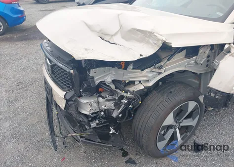 2025 Volvo Xc40 B5 Plus Dark Theme из США, поврежденный, VIN YV4L12UC2S2452501